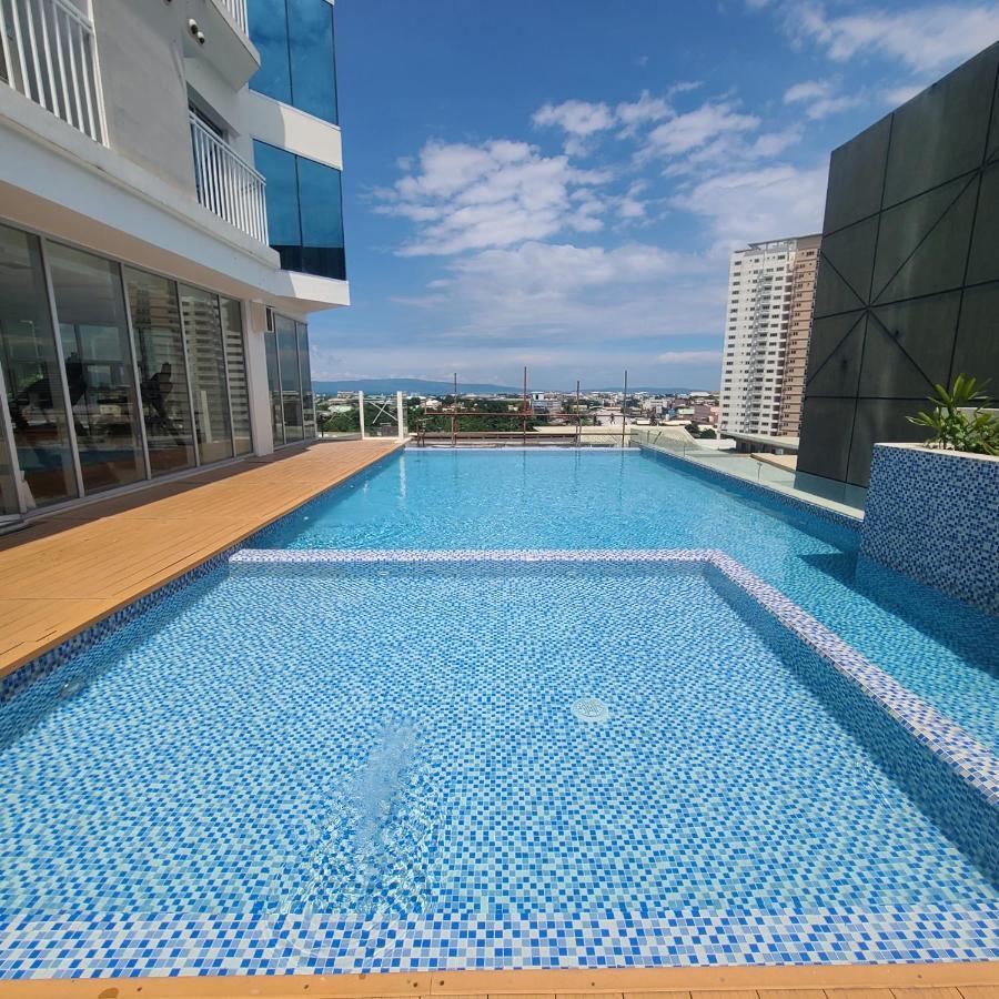Inspiria Condo Free Airport Pickup For 3 Nights Stay Or More Davao City Eksteriør billede